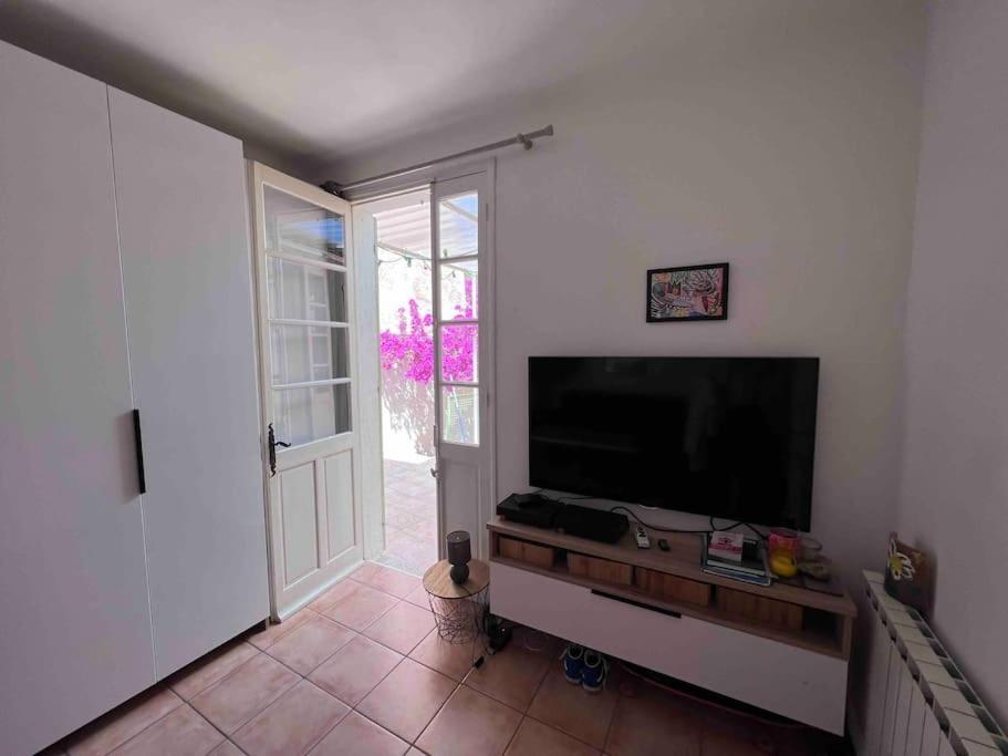 Maison Dans Les Rues Pietonnes Du Vieux Hyères Dış mekan fotoğraf